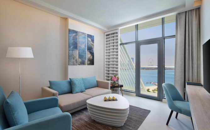 NH_Collection_Dubai_The_Palm_Guest_Room_Superior_One_Bedroom_Sea_View_Apartment_Living_Area