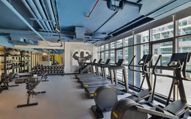 NH_Collection_Dubai_The_Palm_Health_Club_Treadmills