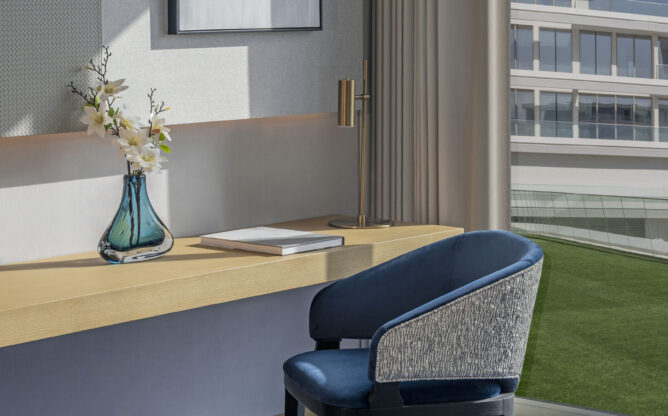 Tivoli_LA_VIE_ Muscat_Superior_Room_Table